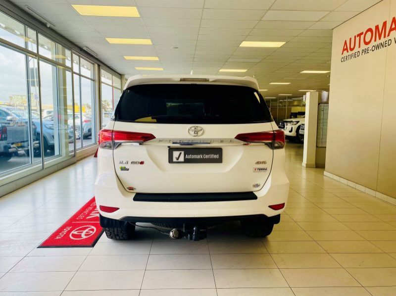 2019 Toyota Fortuner 2.4 GD-6 4x4 AT pictures