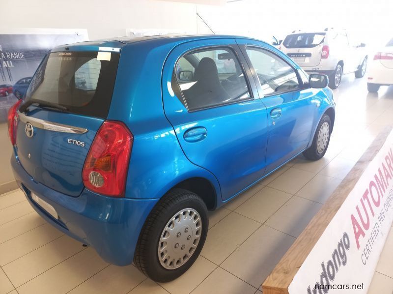 2013 Toyota ETIOS 1.5 XS HATCH pictures