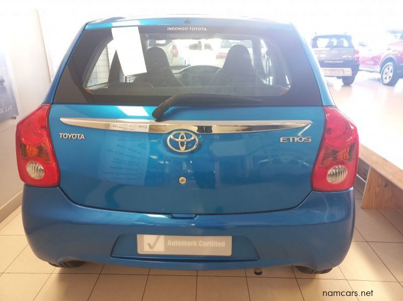 2013 Toyota ETIOS 1.5 XS HATCH pictures