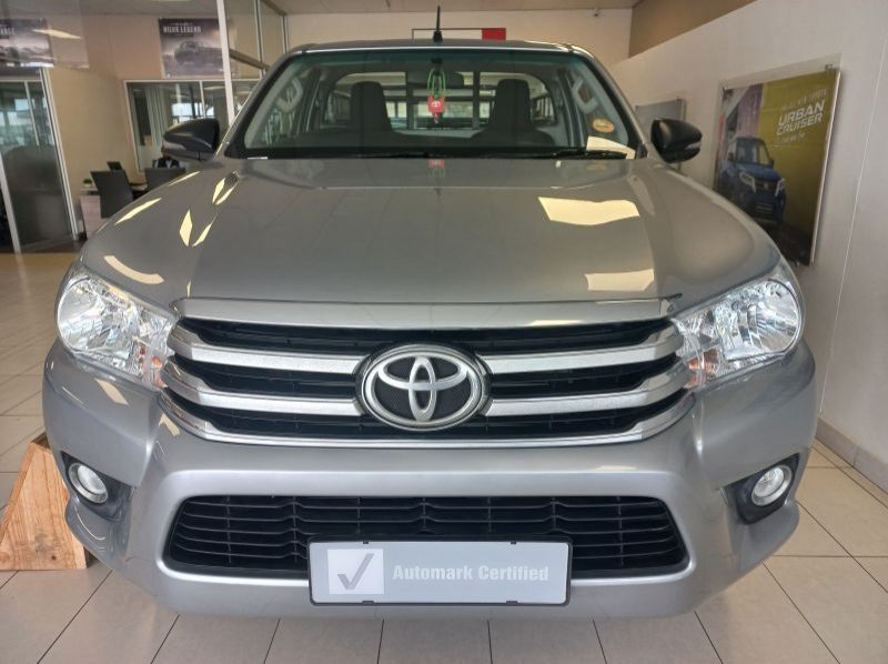 2018 Toyota HILUX SC 2.4 4X4 AT pictures