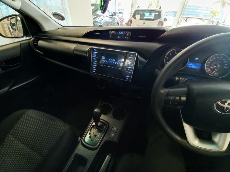 2018 Toyota HILUX SC 2.4 4X4 AT pictures