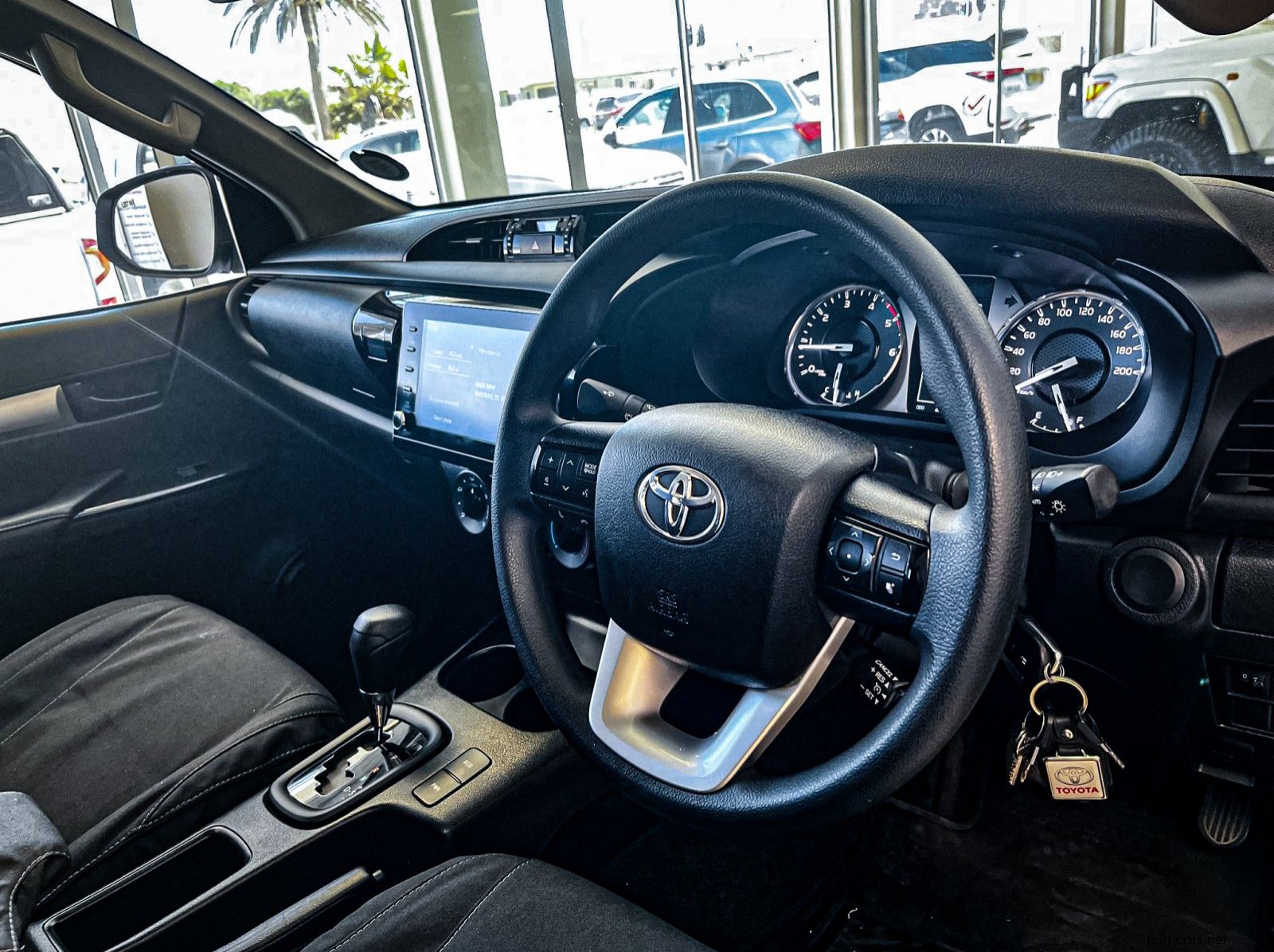 2025 Toyota Hilux Raider 2.4 GD6 RB 2x4 AT pictures