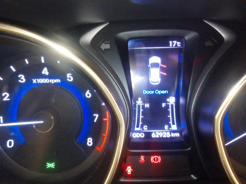 2013 Hyundai HYUNDAI i30 1.8 GLS/EXECUTIVE pictures