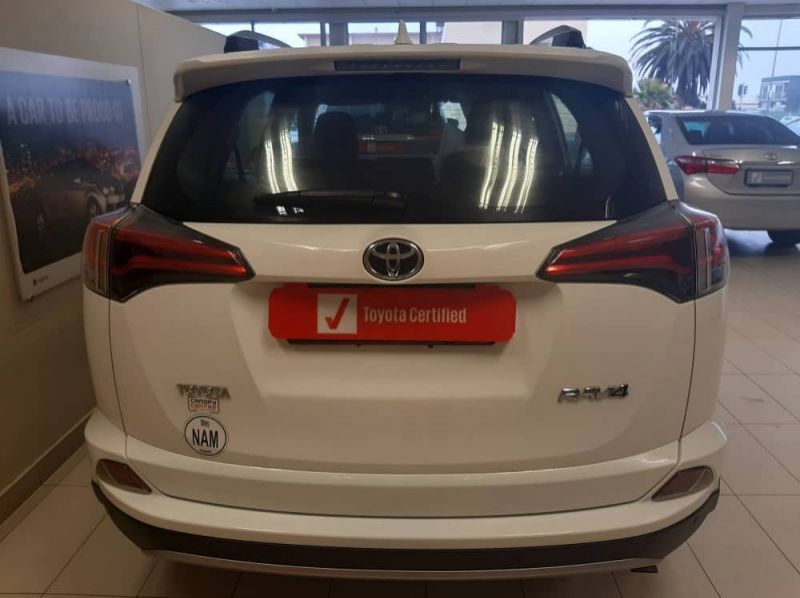 2017 Toyota RAV 2.0 GX 2WD pictures