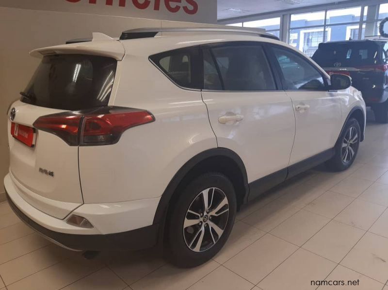 2017 Toyota RAV 2.0 GX 2WD pictures