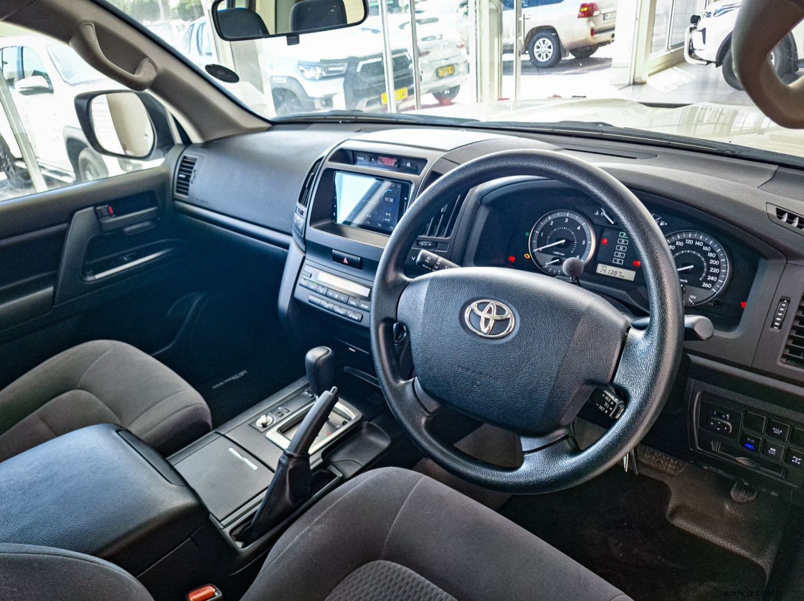 2020 Toyota LC200 4.5D GX-R AT pictures