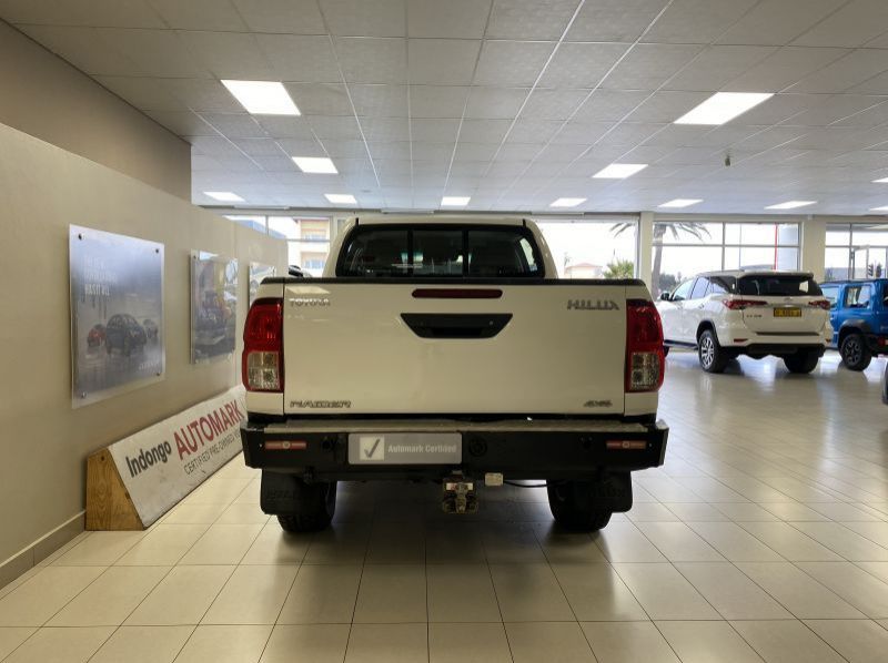 2019 Toyota Hilux 2.4 D/C SRX pictures