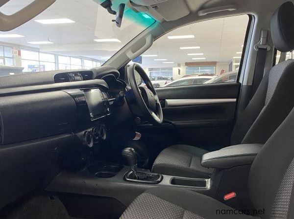 2019 Toyota Hilux 2.4 D/C SRX pictures