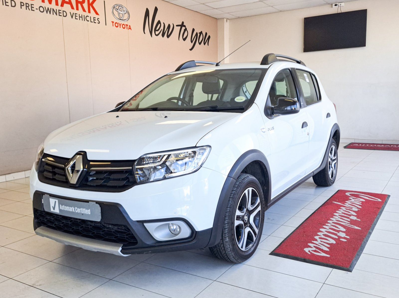 Used Renault Sandero Stepway Plus for sale in Windhoek, Walvis Bay, Okahandja, Gobabis, Mariental, Otjiwarongo, Ongwediva, Namibia