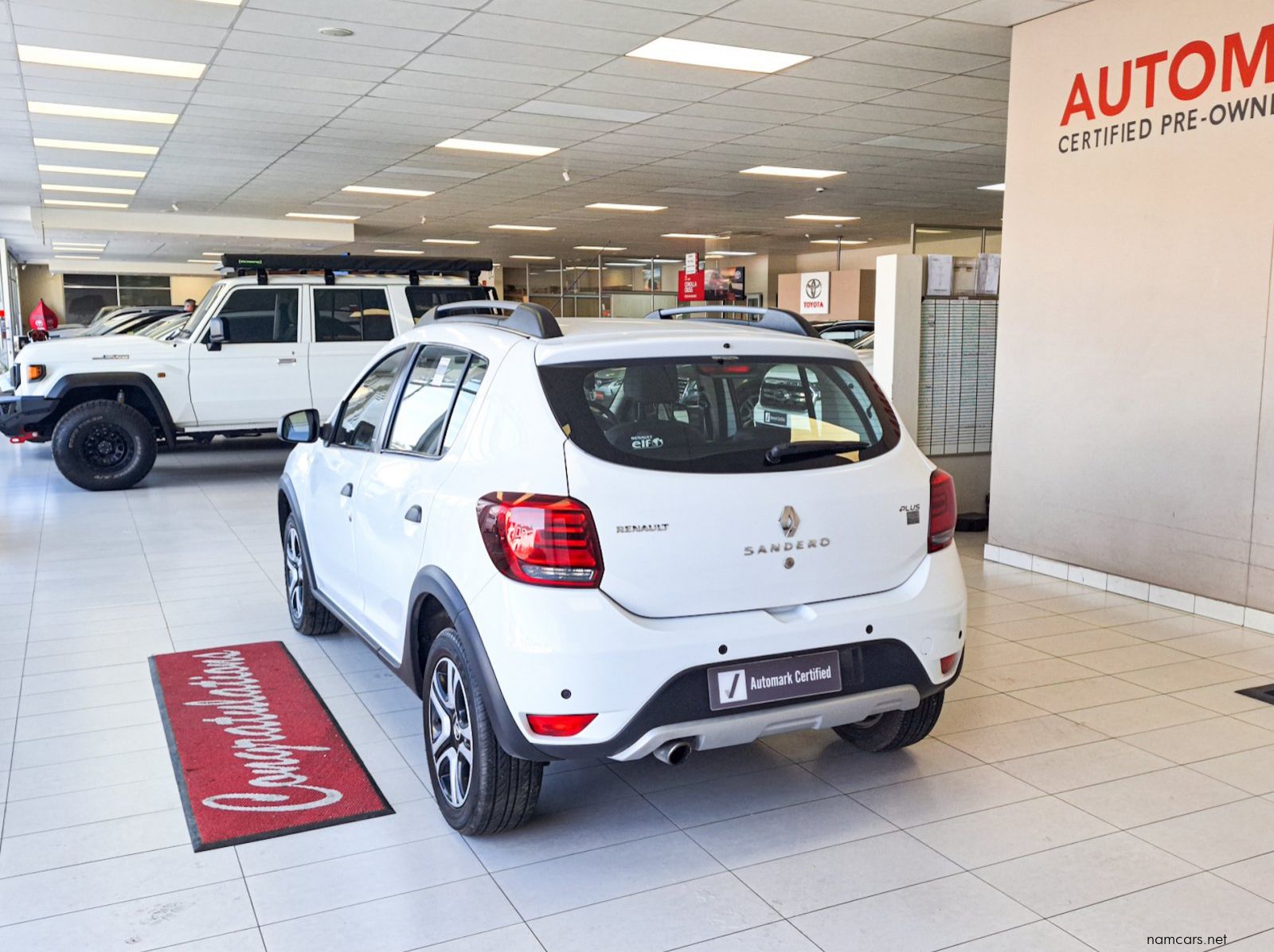2019 Renault Sandero Stepway Plus pictures