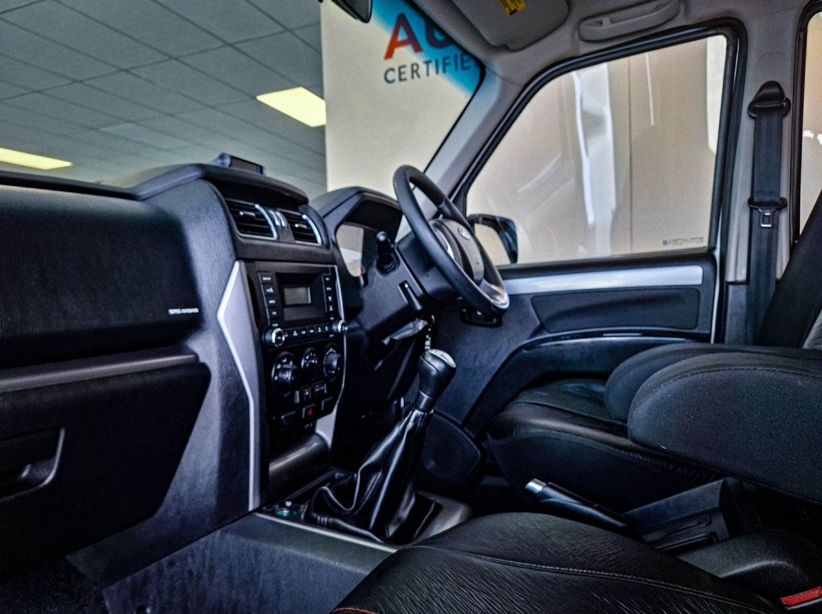 2024 Mahindra 2.2 MHAWK S6 D/C P/U 4x4 pictures