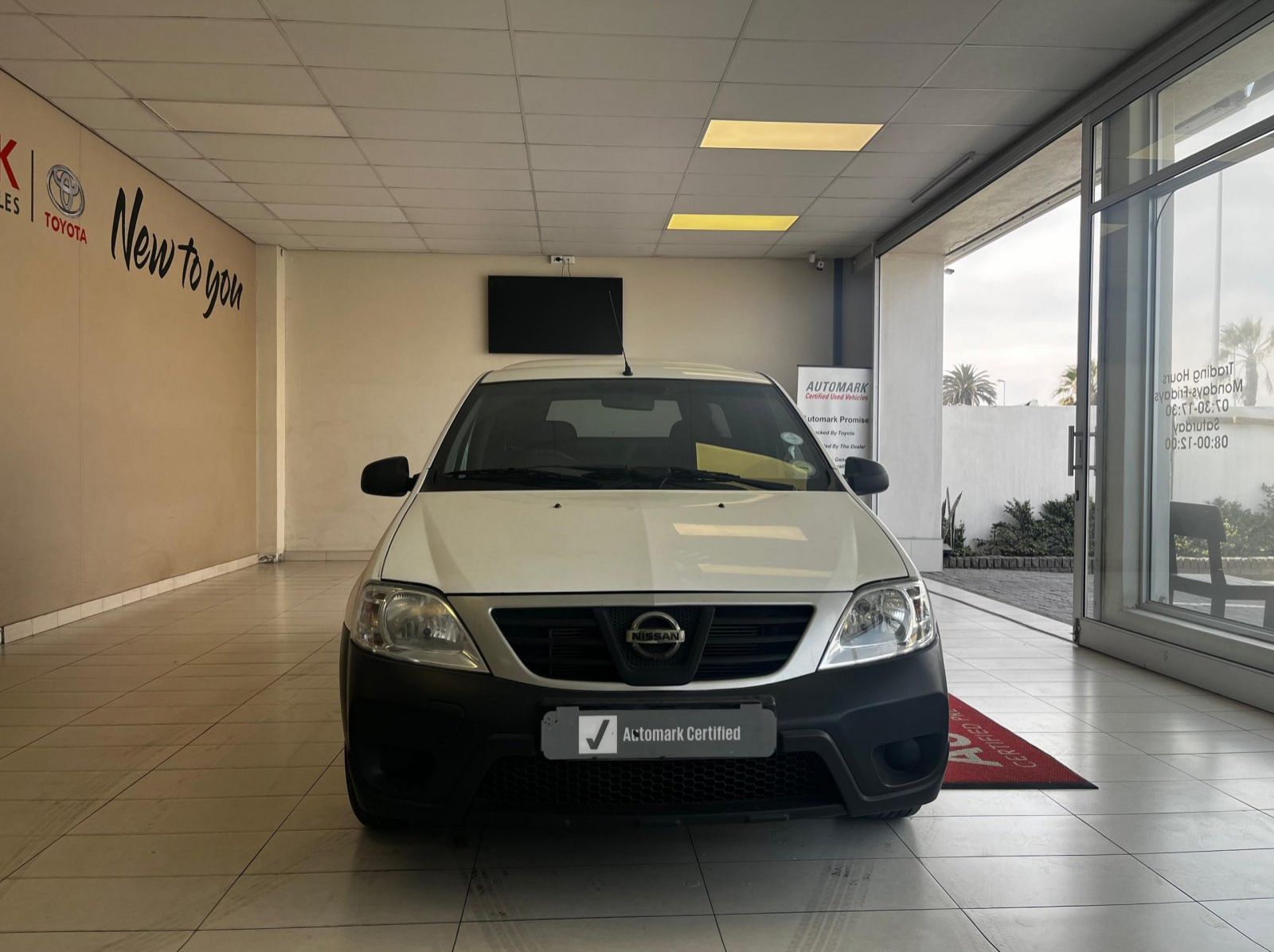 2023 Nissan NP 200 1.6 AC SAFETY PACK MT pictures