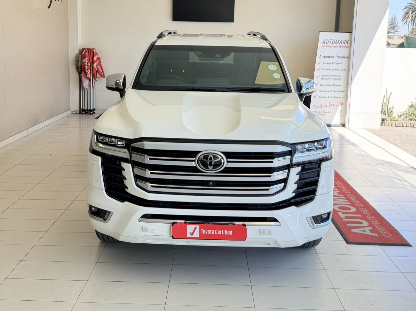 2023 Toyota Landcruiser 300 V6 3.3D Zx pictures
