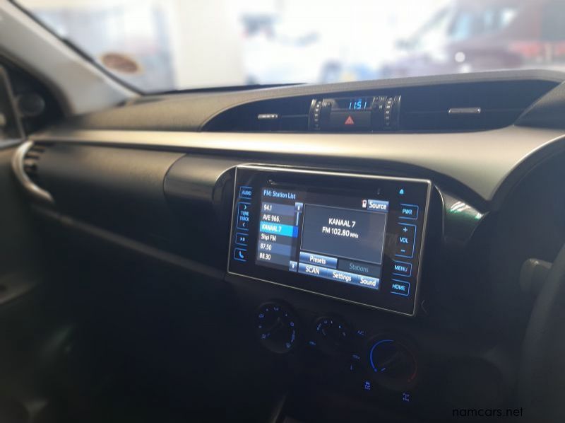 2020 Toyota HILUX 2.8 AT 2X4 DIESEL pictures