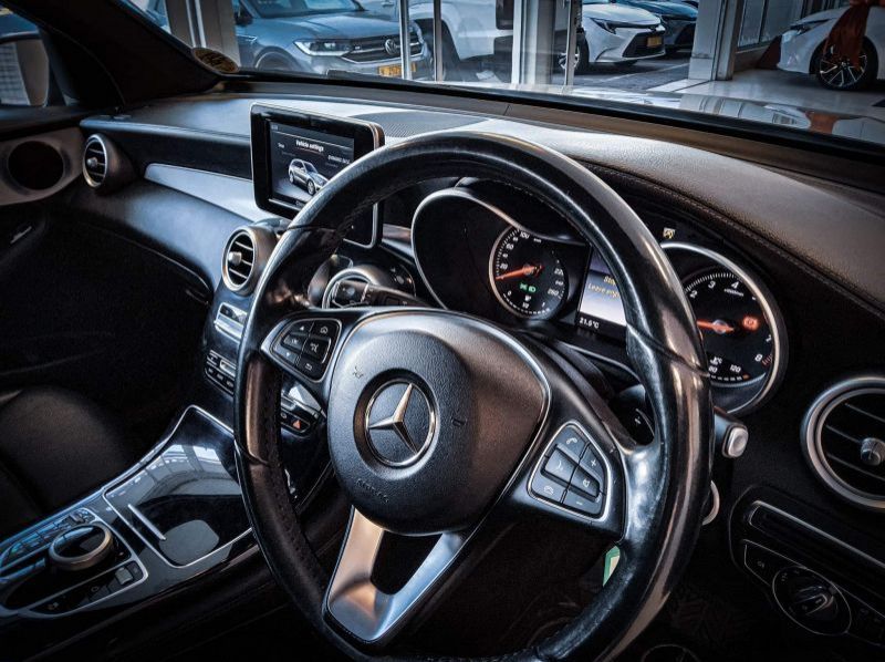 2016 Mercedes-Benz GLC 250 pictures