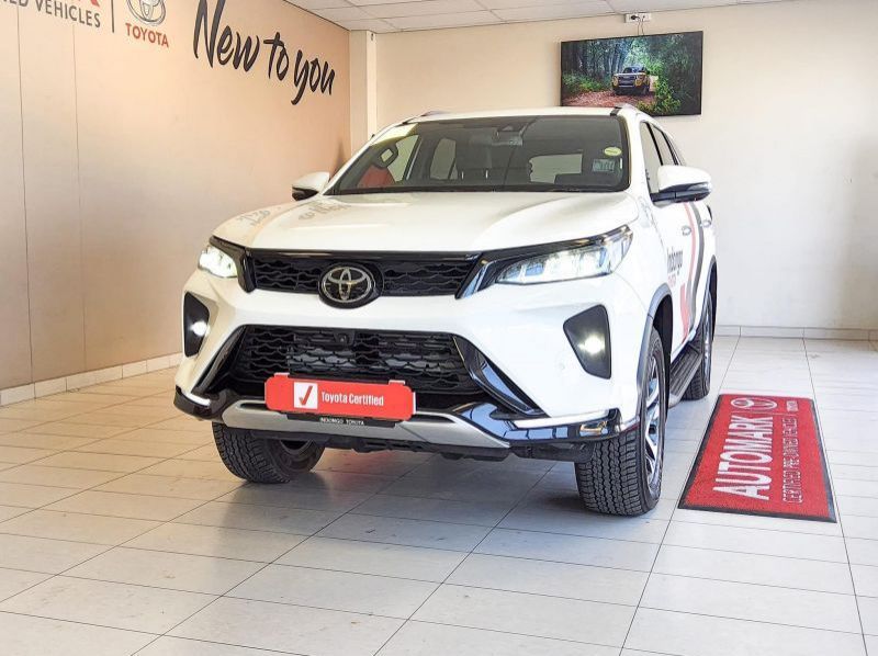 2023 Toyota Fortuner 2.8 VX 4x4 AT pictures