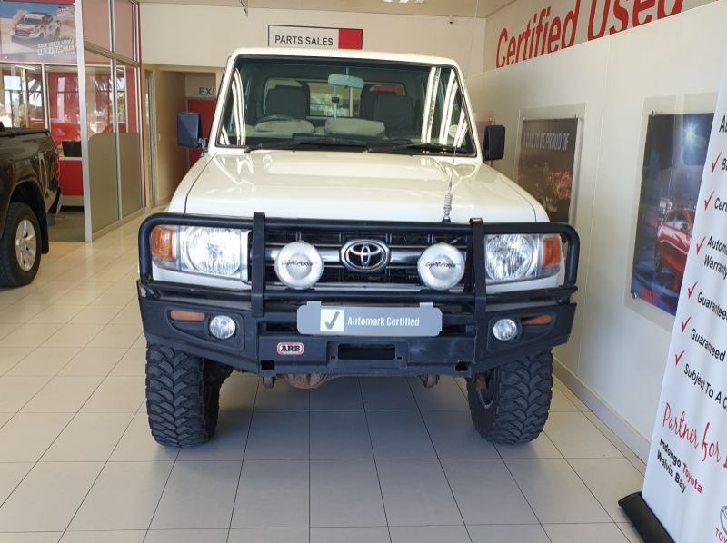 2015 Toyota LANDCRUISER 4.0 V6 D/CAB pictures