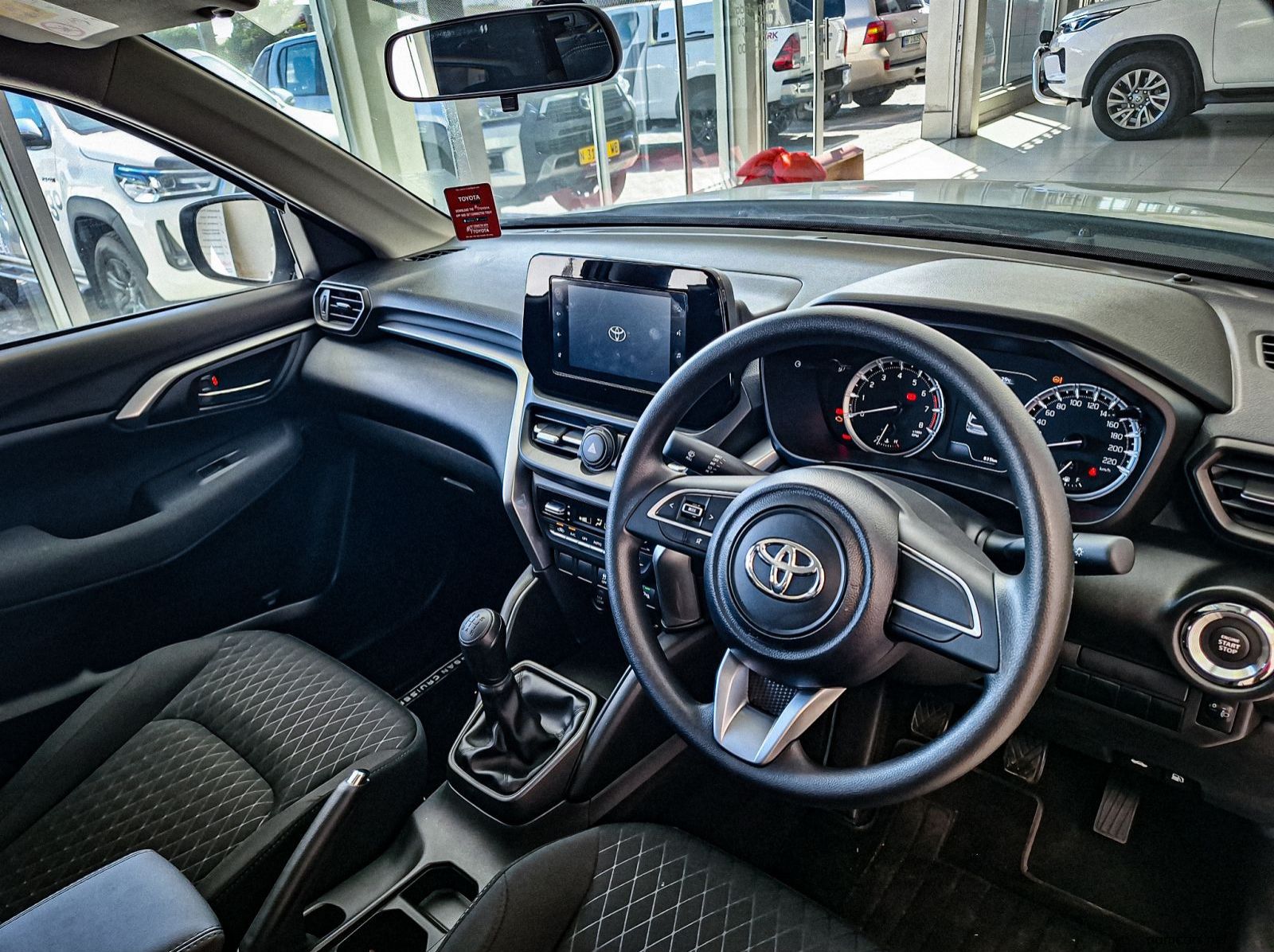 2025 Toyota Urban Cruiser 1.5 XS MT pictures