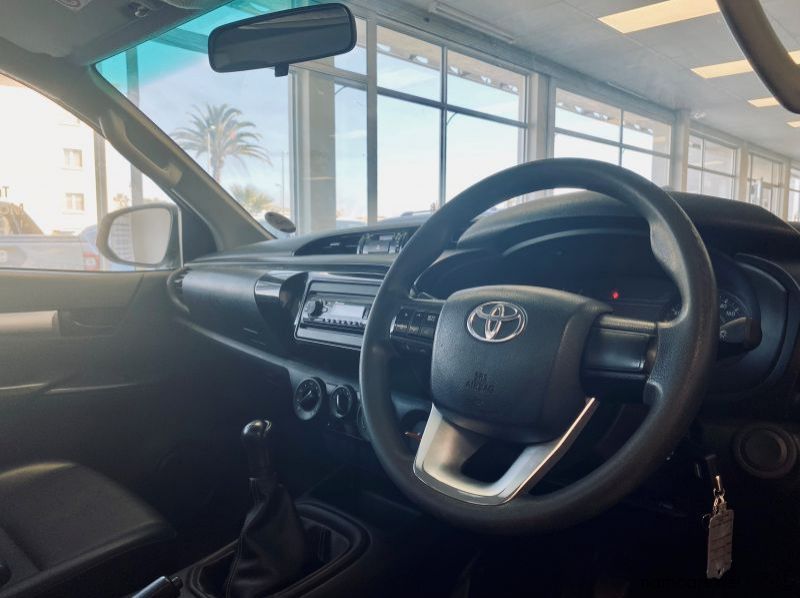 2021 Toyota Hilux 2.4 RB SR S/C pictures