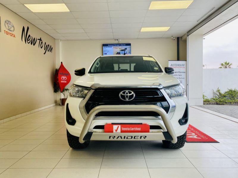 2022 Toyota Hilux 2.4 GD-6 4x4 MT pictures