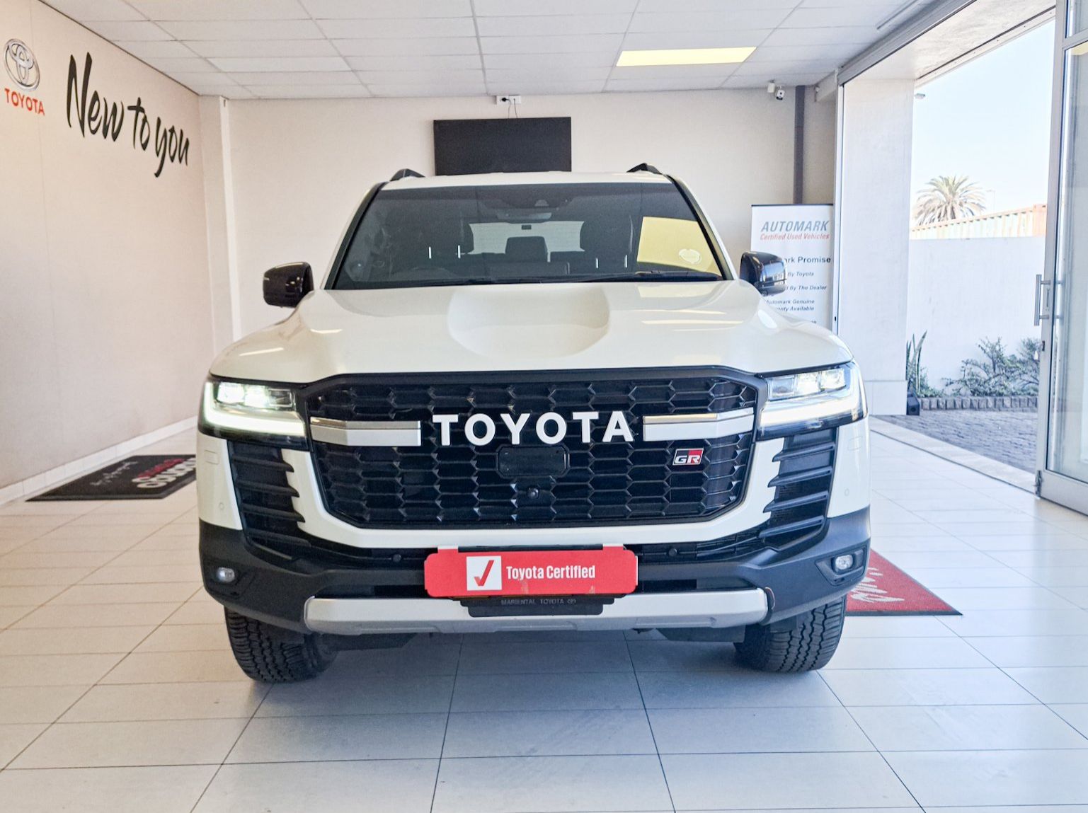 2024 Toyota Land Cruiser 300 3.5T GR-S pictures