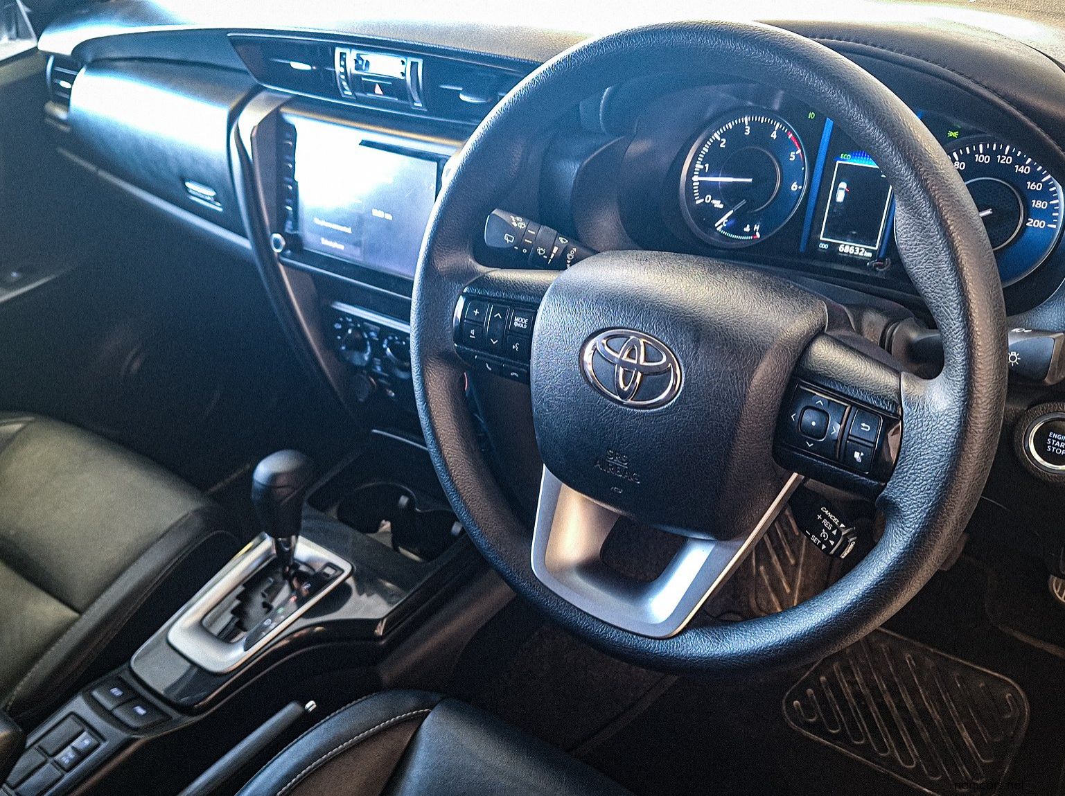 2025 Toyota Fortuner 2.4 GD6 4x4 AT pictures