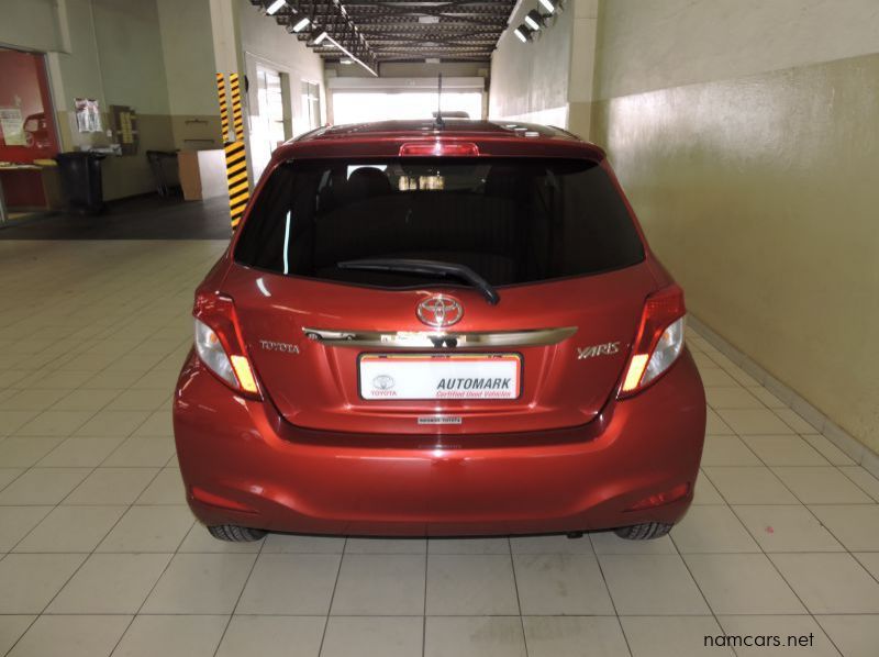 2012 Toyota YARIS 1.3 XR 5DR pictures
