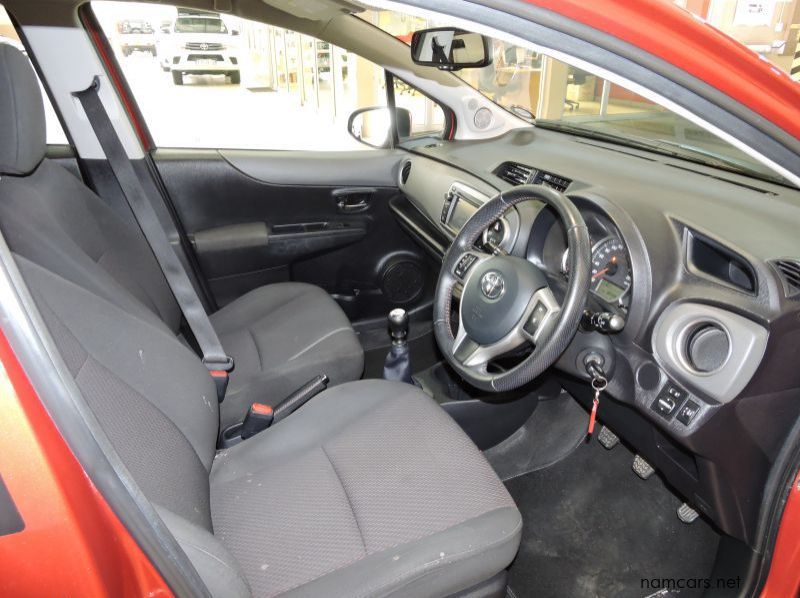 2012 Toyota YARIS 1.3 XR 5DR pictures