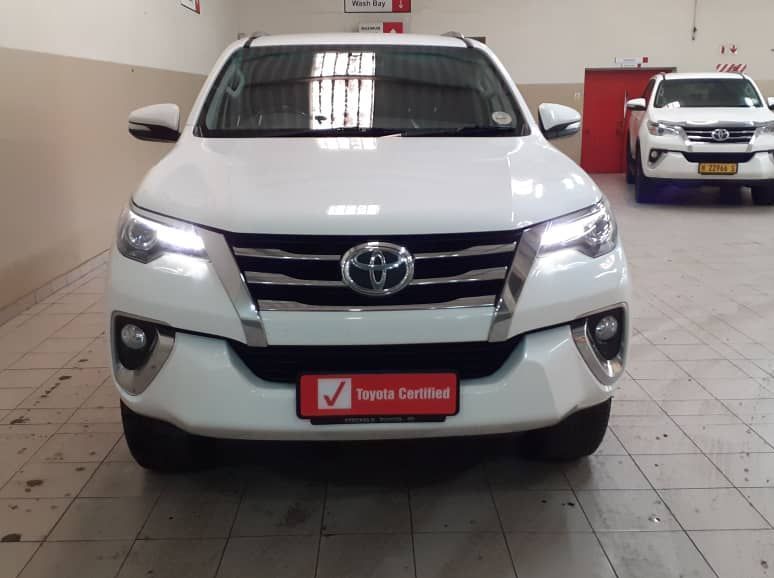 2016 Toyota FORTUNER 2.8 4X4 A/T pictures