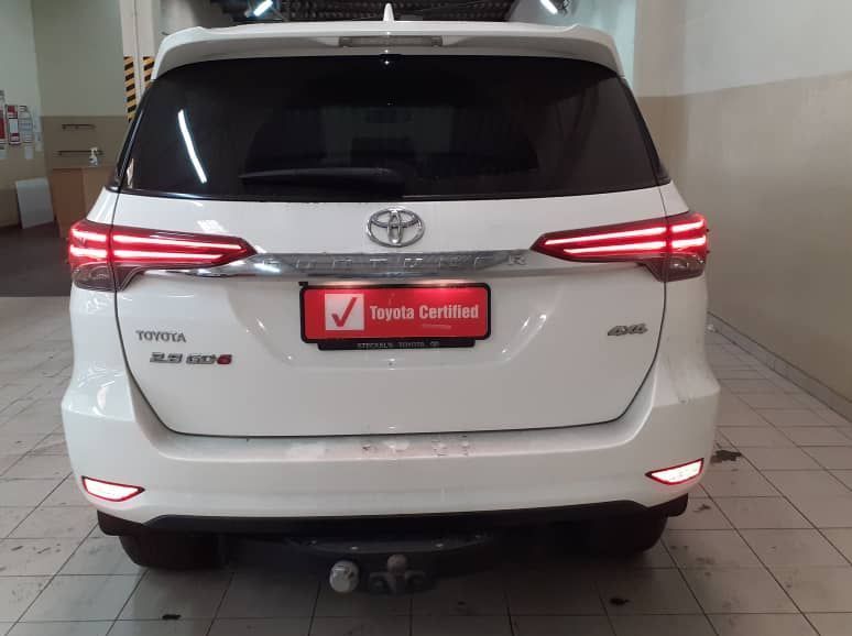 2016 Toyota FORTUNER 2.8 4X4 A/T pictures