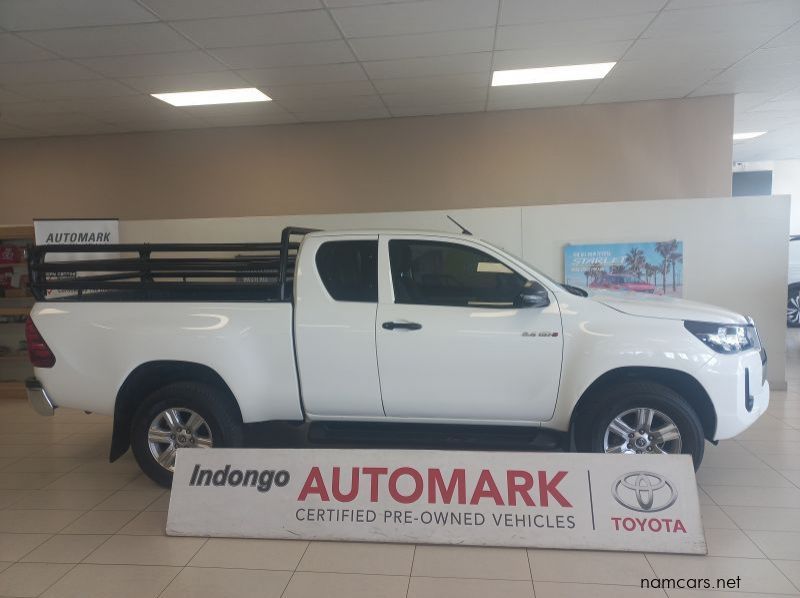 2022 Toyota HILUX 2.4 XCAB AT pictures