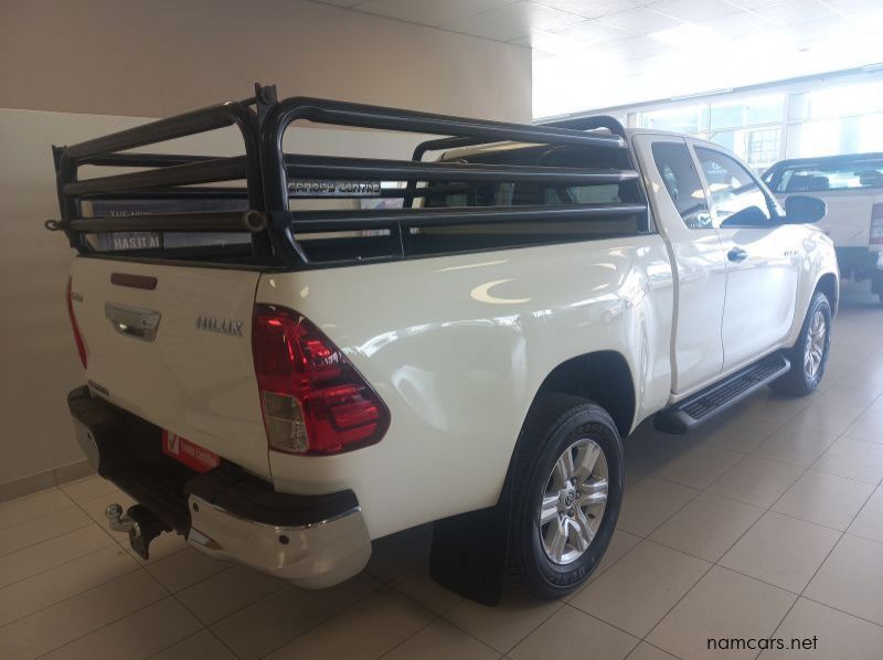 2022 Toyota HILUX 2.4 XCAB AT pictures