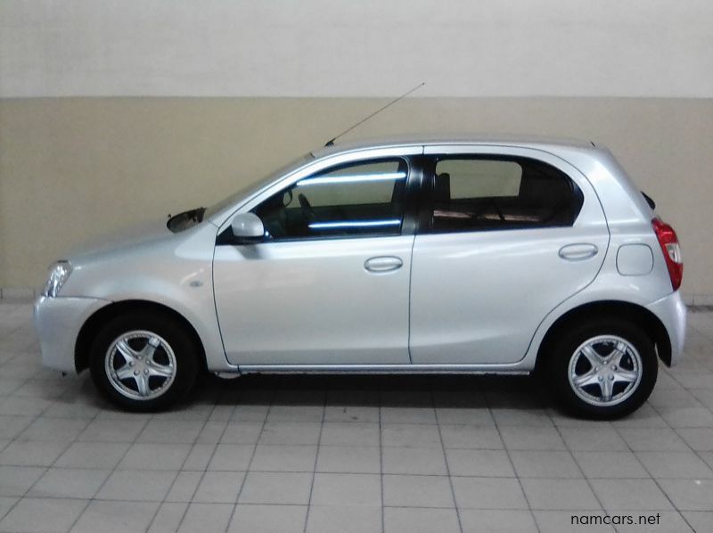 2014 Toyota Etios 1.5 XS Sprint 5dr pictures
