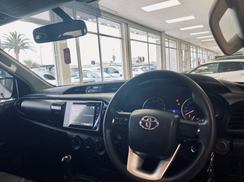 2018 Toyota Hilux 2.4 GD-6 SRX 4x4 pictures