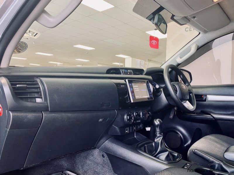 2018 Toyota Hilux 2.4 GD-6 SRX 4x4 pictures