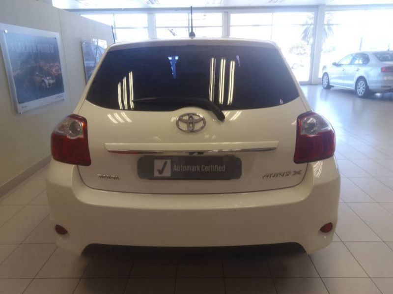 2012 Toyota AURIS  X 1.3 6 M10 pictures