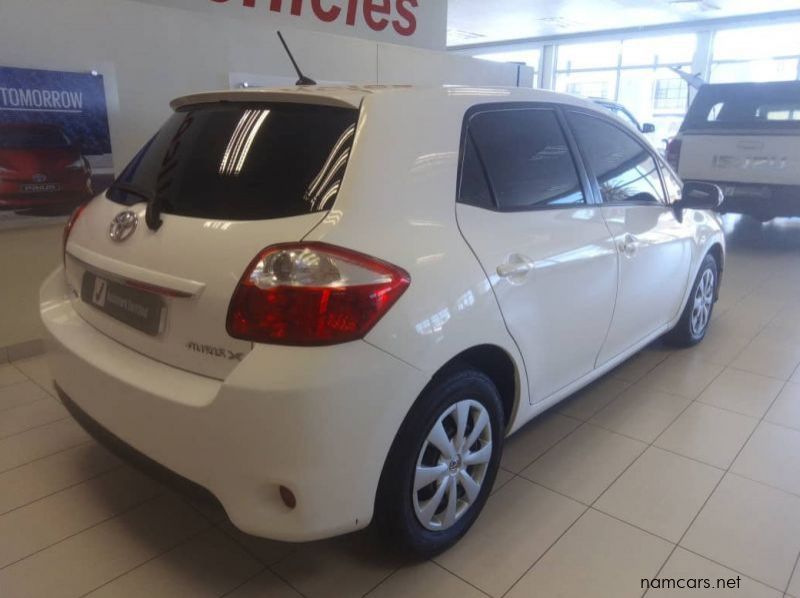 2012 Toyota AURIS  X 1.3 6 M10 pictures