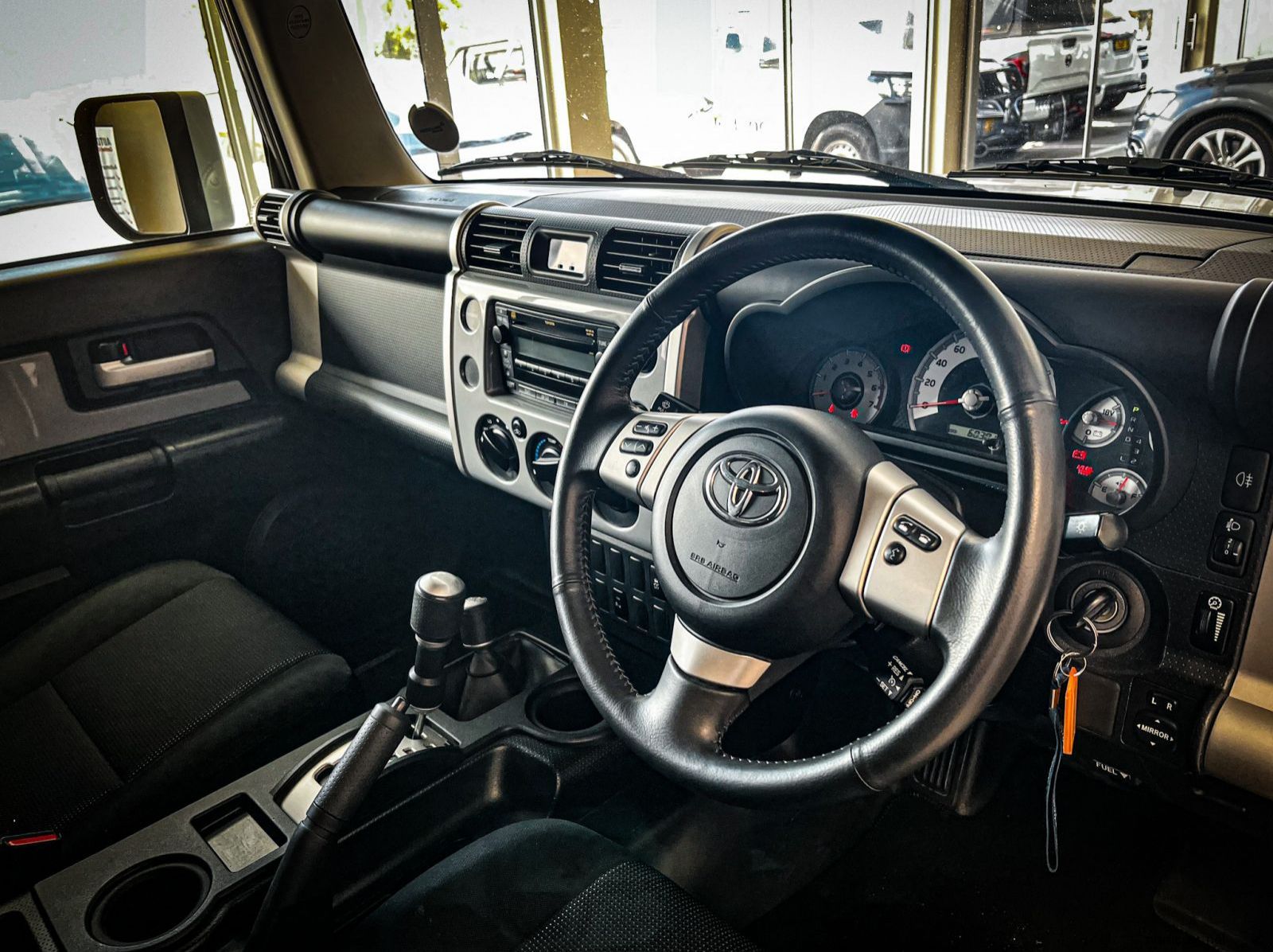 2019 Toyota FJ Cruiser 4.0 V6 AT 4x4 pictures