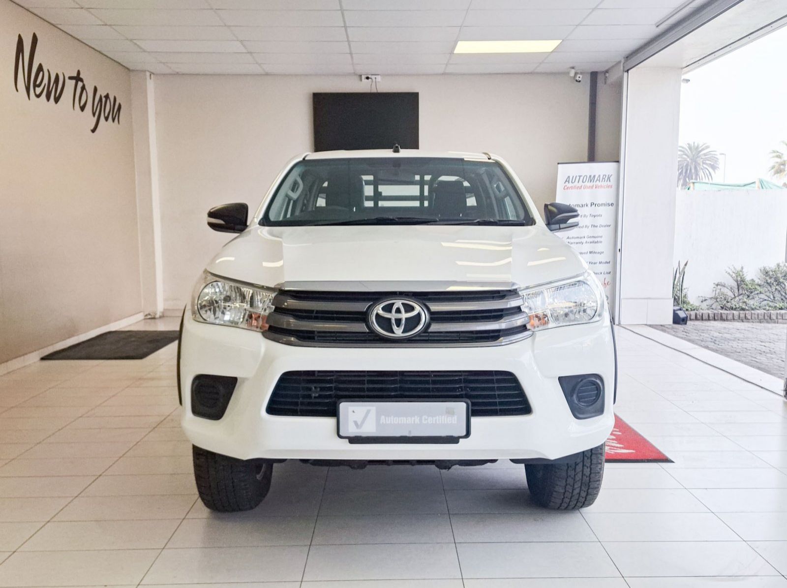2016 Toyota Hilux Extra Cab 2.4 GD6 RB 2x4 MT pictures