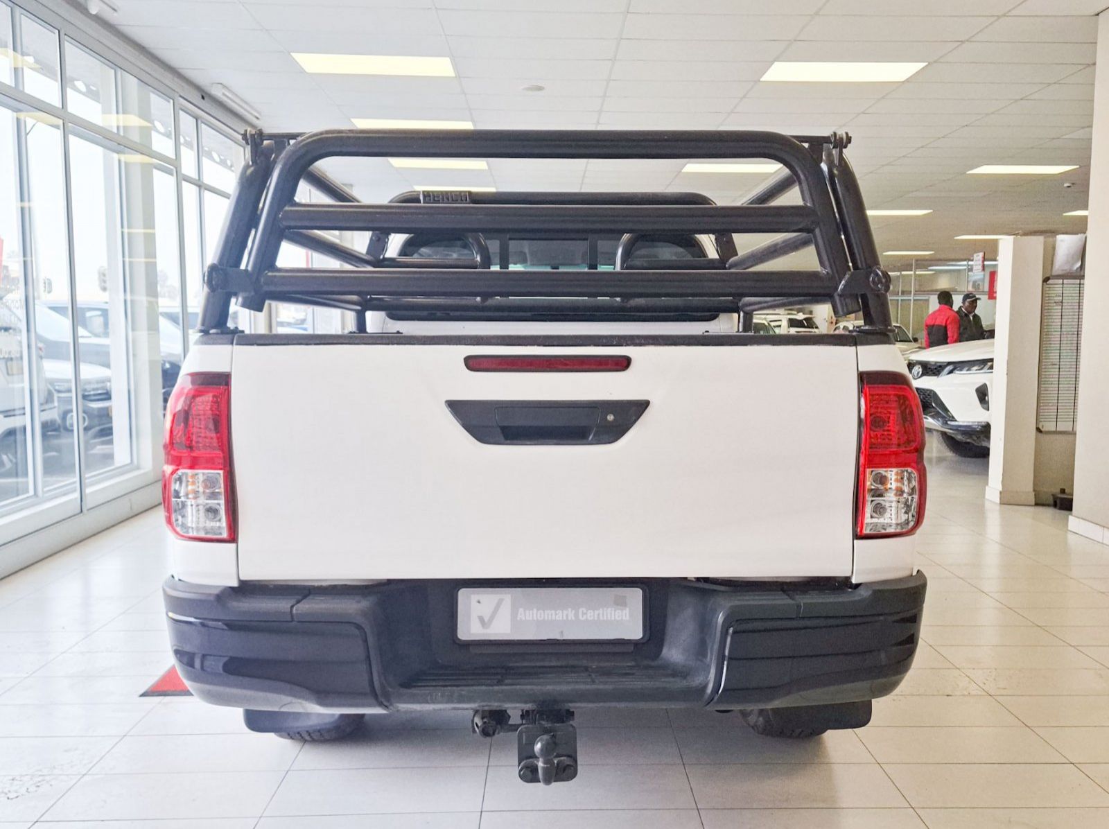 2016 Toyota Hilux Extra Cab 2.4 GD6 RB 2x4 MT pictures