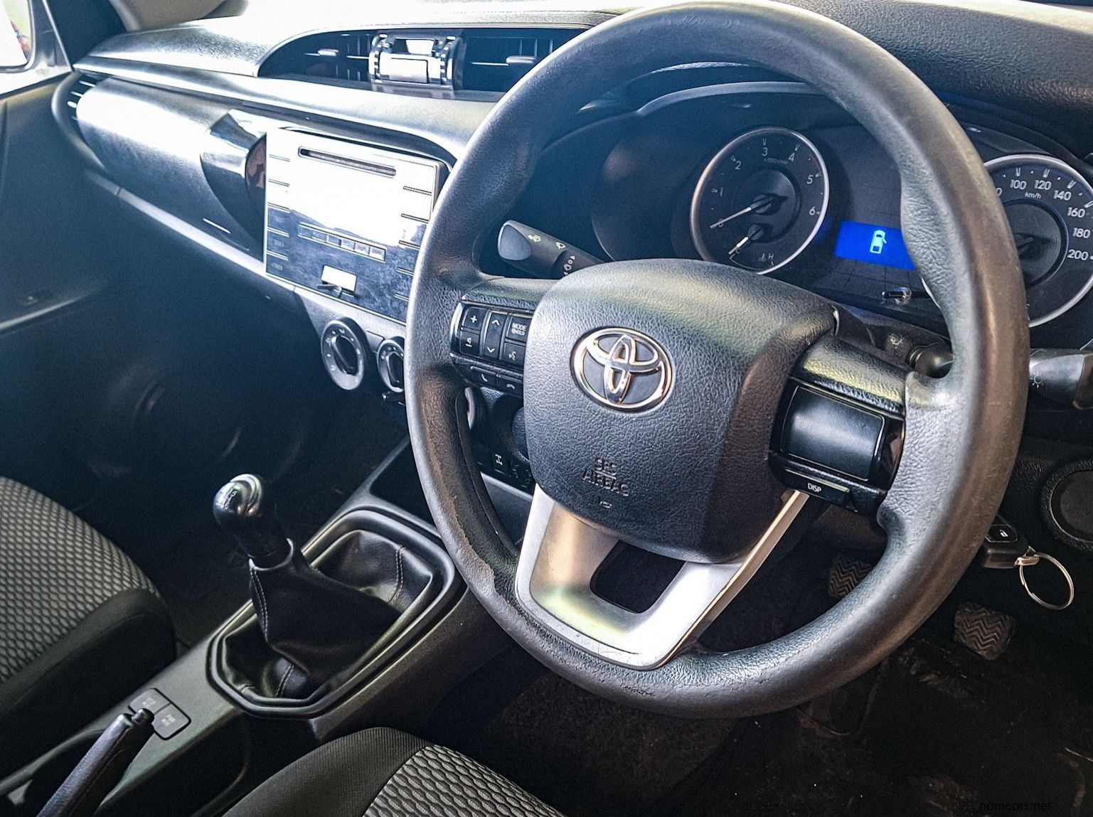 2016 Toyota Hilux Extra Cab 2.4 GD6 RB 2x4 MT pictures