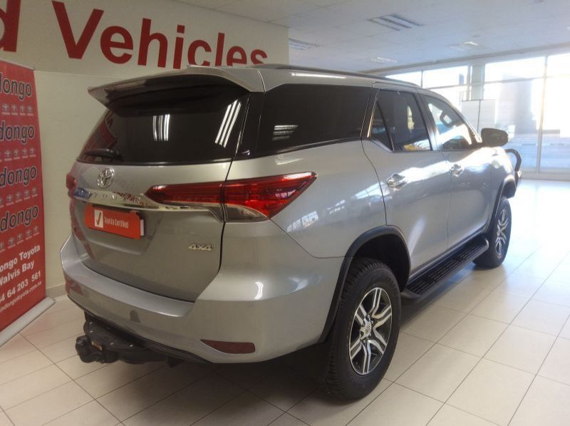 2016 Toyota FORTUNER 2.8  GD-6 4X4 A/T pictures