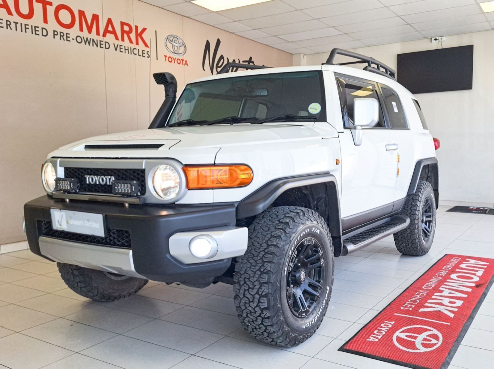 Used Toyota FJ Cruiser 4.0 V6 Petrol AT 4x4 for sale in Windhoek, Walvis Bay, Okahandja, Gobabis, Mariental, Otjiwarongo, Ongwediva, Namibia