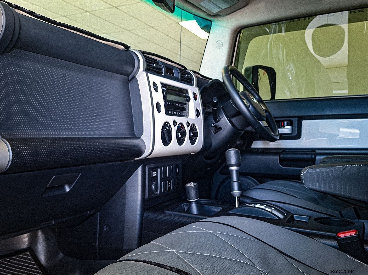 2021 Toyota FJ Cruiser 4.0 V6 Petrol AT 4x4 pictures