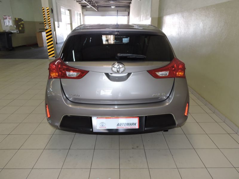 2013 Toyota AURIS 1.6 XS pictures