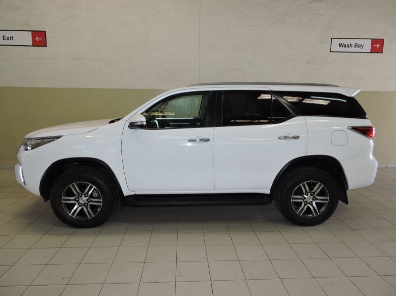 2016 Toyota FORTUNER 2.8 GD-6 4x4 pictures