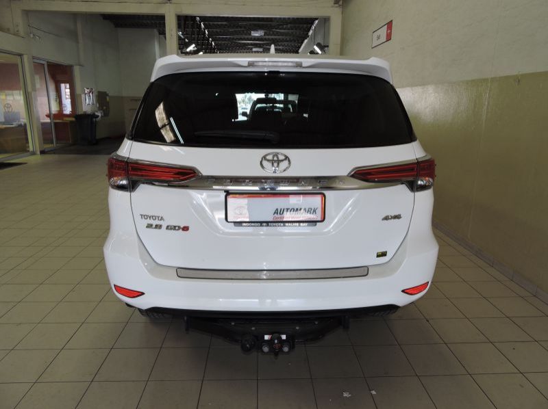 2016 Toyota FORTUNER 2.8 GD-6 4x4 pictures