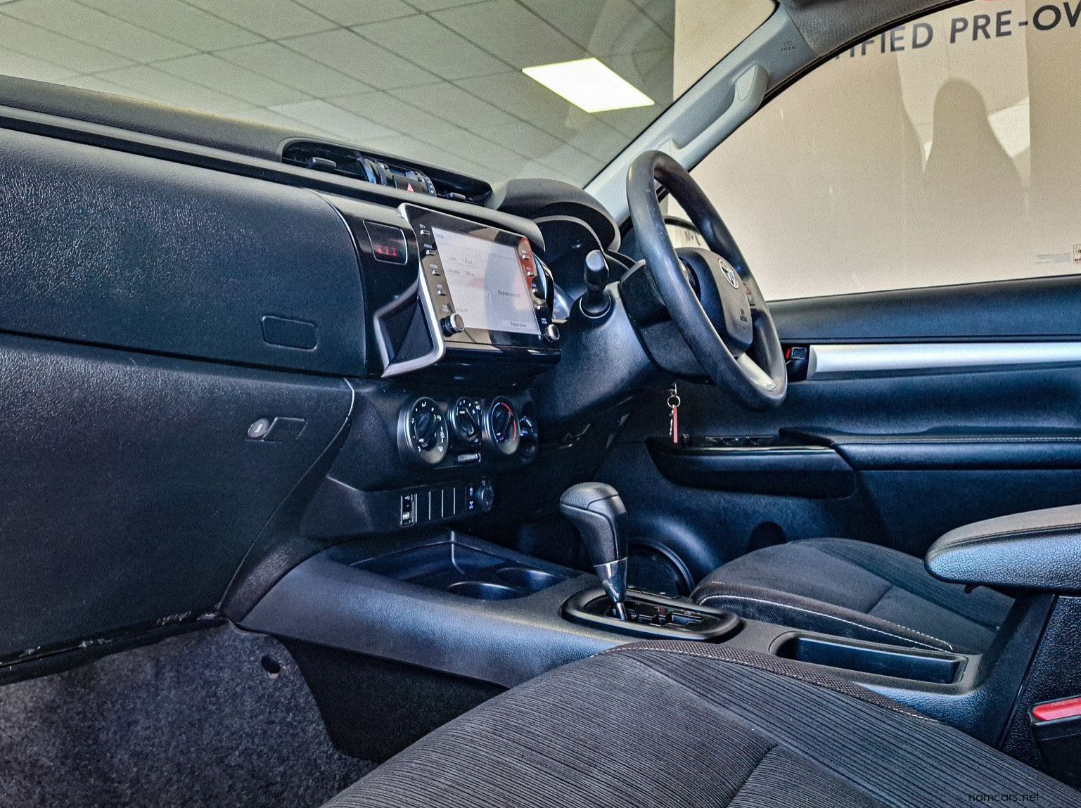 2022 Toyota Hilux Raider 2.4 GD6 4x4 AT pictures