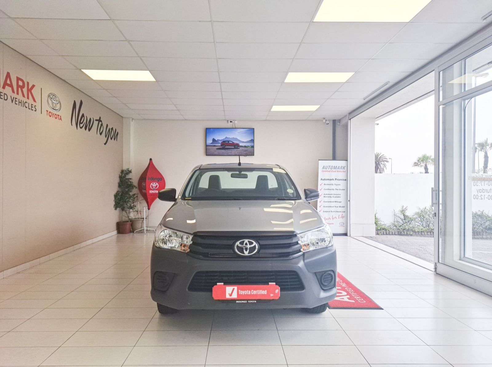 2024 Toyota Hilux SC 2.4GD 2x4 MT pictures