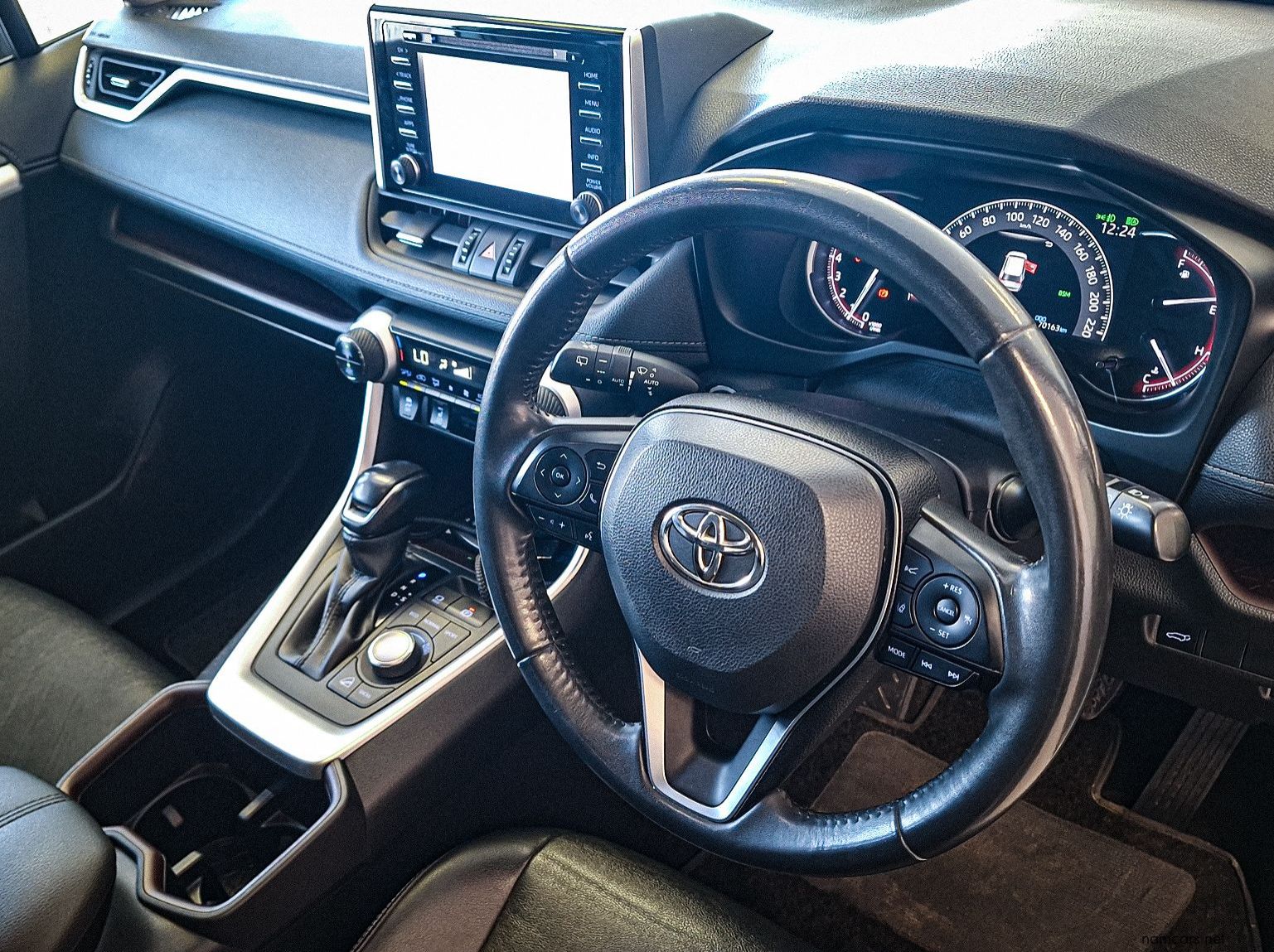 2022 Toyota Rav4 2.5 VX AT AWD pictures